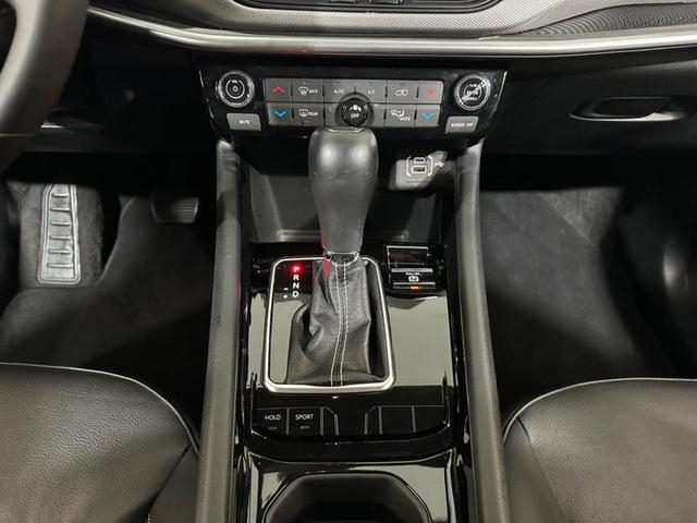 Foto do veículo JEEP COMPASS  LONG TF 2023 27.991 KM 146.900,00