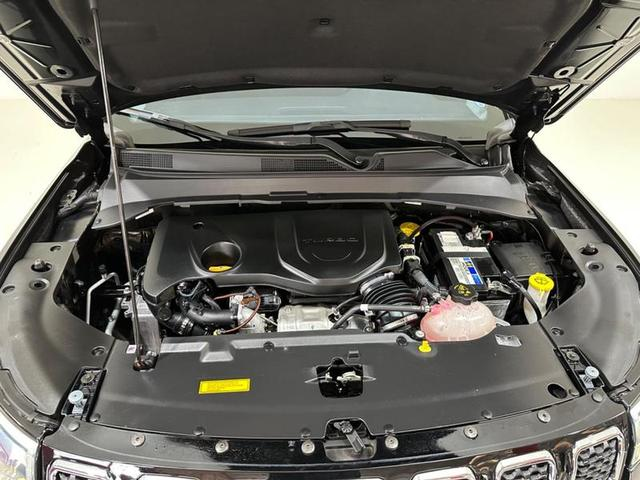 Foto do veículo JEEP COMPASS  LONG TF 2023 27.991 KM 146.900,00