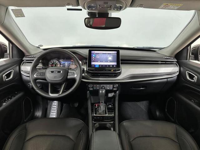 Foto do veículo JEEP COMPASS  LONG TF 2023 27.991 KM 146.900,00