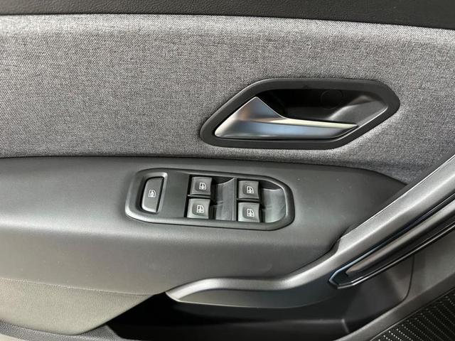 Foto do veículo RENAULT TRAIL DUSTER  ICO16 CVT 2024 4.000 KM 110.900,00