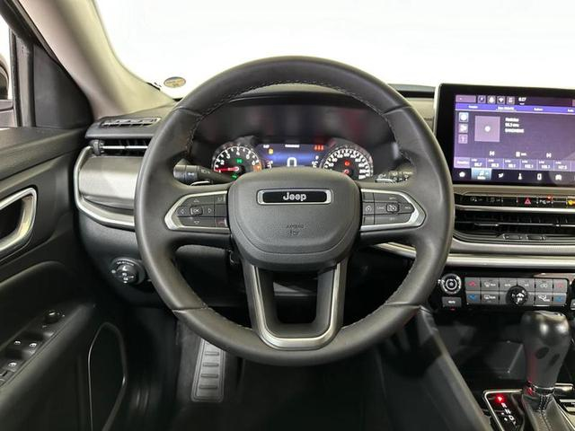 Foto do veículo JEEP COMPASS  LONG TF 2022 33.633 KM 135.900,00