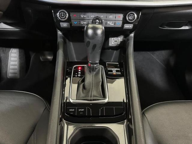 Foto do veículo JEEP COMPASS  LONG TF 2022 33.633 KM 135.900,00