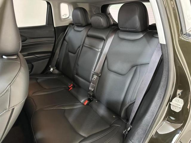 Foto do veículo JEEP COMPASS  LONG TF 2022 33.633 KM 135.900,00