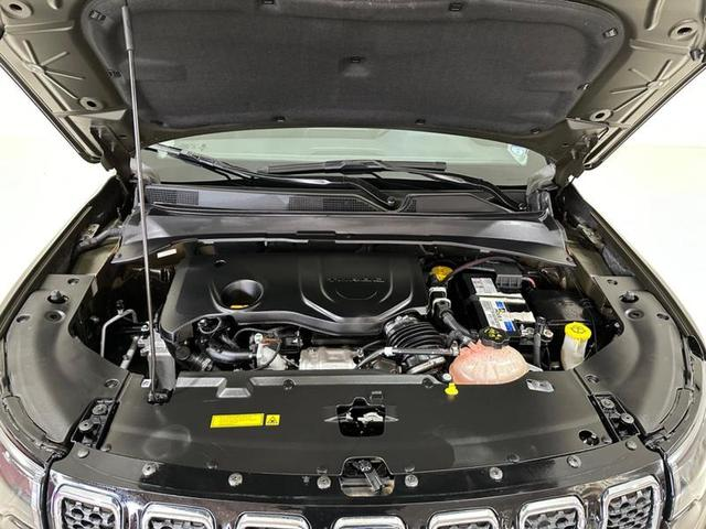 Foto do veículo JEEP COMPASS  LONG TF 2022 33.633 KM 135.900,00