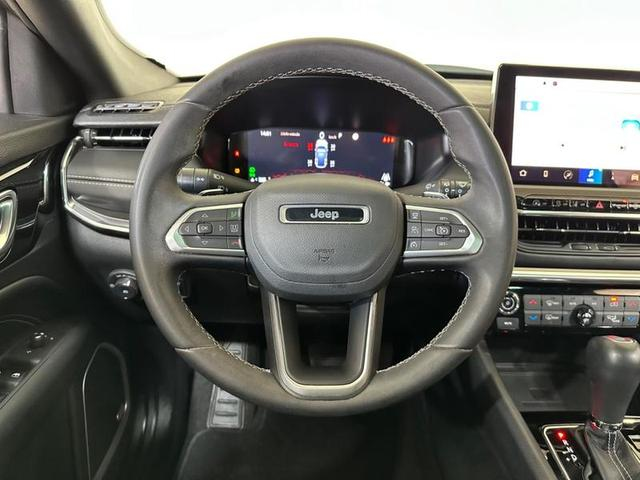 Foto do veículo JEEP COMPASS  SERIE S TF 2023 16.302 KM 182.900,00