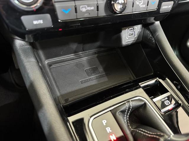 Foto do veículo JEEP COMPASS  SERIE S TF 2023 16.302 KM 182.900,00