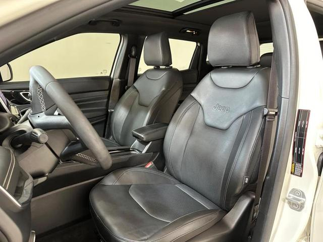 Foto do veículo JEEP COMPASS  SERIE S TF 2023 16.302 KM 182.900,00