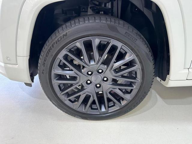 Foto do veículo JEEP COMPASS  SERIE S TF 2023 16.302 KM 182.900,00