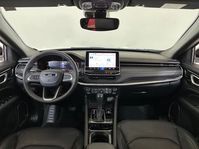 Foto do veículo JEEP COMPASS  SERIE S TF 2023 16.302 KM 182.900,00