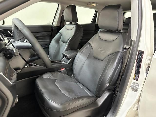 Foto do veículo JEEP COMPASS  LIMITED TF 2023 3.461 KM 177.900,00