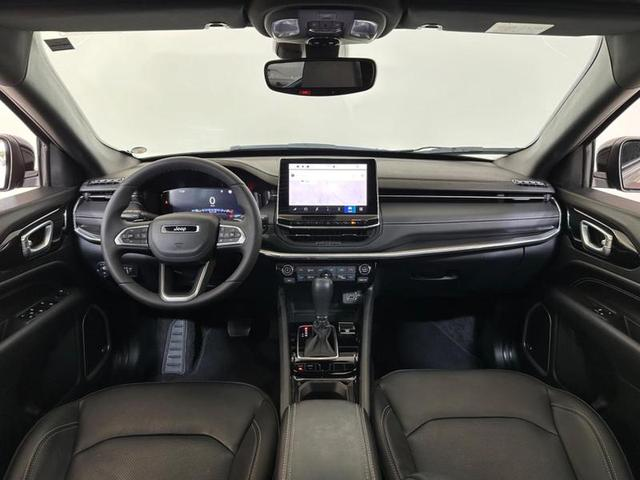 Foto do veículo JEEP COMPASS  LIMITED TF 2023 3.461 KM 177.900,00