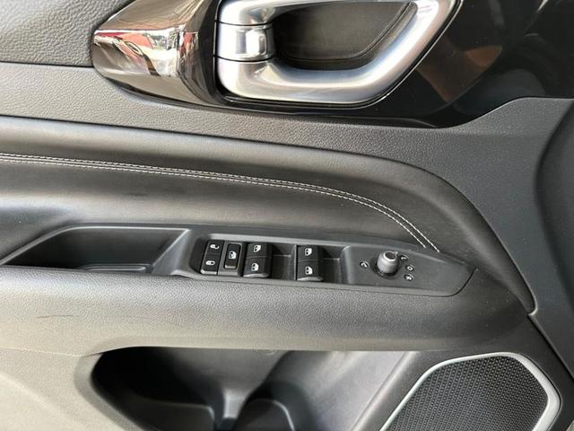 Foto do veículo JEEP COMPASS  LIMITED TF 2023 3.461 KM 177.900,00