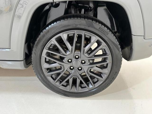 Foto do veículo JEEP COMPASS  SERIE S TF 2023 17.938 KM 189.900,00