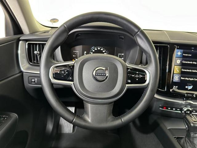 Foto do veículo VOLVO XC60 XC 60 2.0 T5 MOMENTUM 2018 53.124 KM 174.900,00