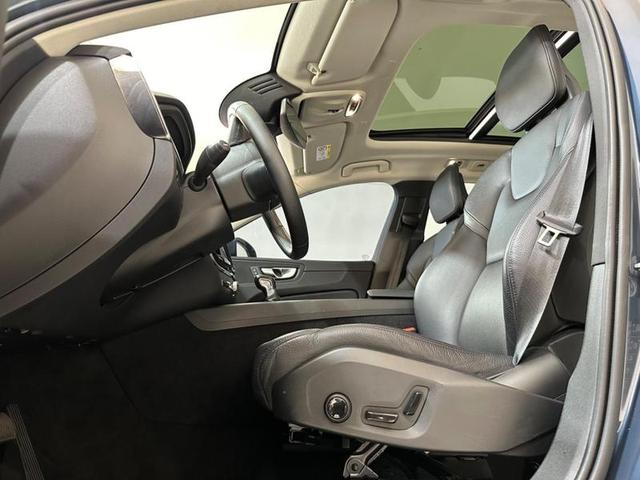 Foto do veículo VOLVO XC60 XC 60 2.0 T5 MOMENTUM 2018 53.124 KM 174.900,00