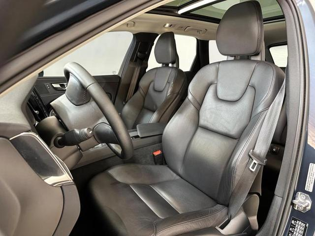 Foto do veículo VOLVO XC60 XC 60 2.0 T5 MOMENTUM 2018 53.124 KM 174.900,00