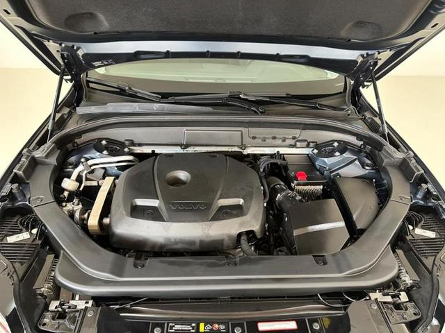 Foto do veículo VOLVO XC60 XC 60 2.0 T5 MOMENTUM 2018 53.124 KM 174.900,00