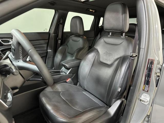 Foto do veículo JEEP COMPASS  SERIE S TF 2023 22.795 KM 187.900,00