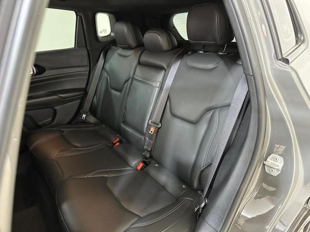 Foto do veículo JEEP COMPASS  SERIE S TF 2023 22.795 KM 187.900,00