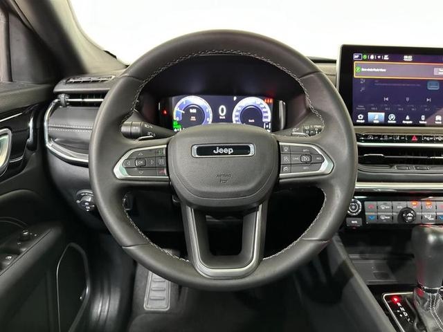 Foto do veículo JEEP COMPASS  SERIE S TF 2023 22.795 KM 187.900,00