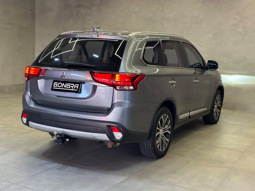 Foto do veículo MITSUBISHI OUTLANDER  2.2 165CV DIESEL 2018 116.540 KM 135.900,00
