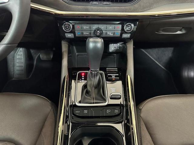 Foto do veículo JEEP COMMANDER  OVERLAND TD380 4X4 TURBO DIESEL 2023 10.976 KM 238.900,00