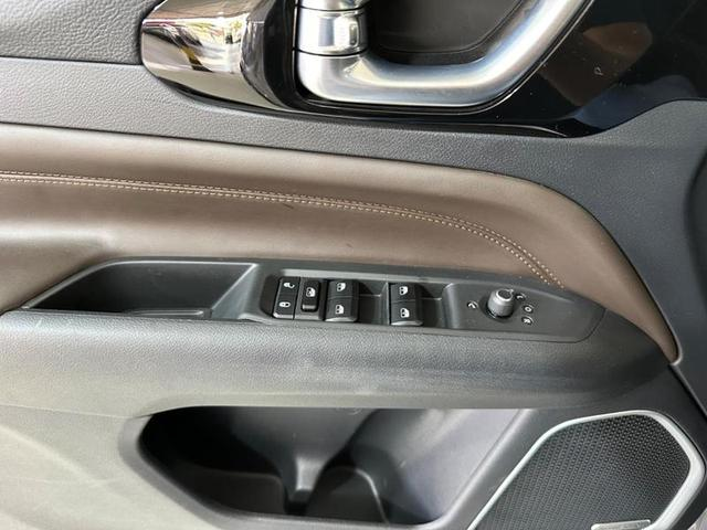 Foto do veículo JEEP COMMANDER  OVERLAND TD380 4X4 TURBO DIESEL 2023 10.976 KM 238.900,00