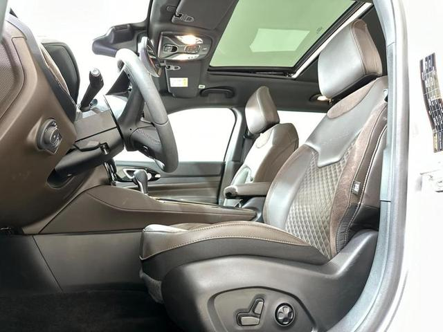 Foto do veículo JEEP COMMANDER  OVERLAND TD380 4X4 TURBO DIESEL 2023 10.976 KM 238.900,00