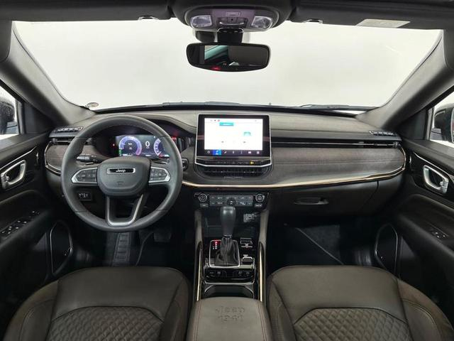 Foto do veículo JEEP COMMANDER  OVERLAND TD380 4X4 TURBO DIESEL 2023 10.976 KM 238.900,00