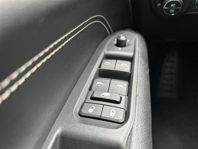 Foto do veículo JEEP COMPASS  S T270 1.3 TB 4X2 FLEX AUT. 2022 13.833 KM 171.900,00
