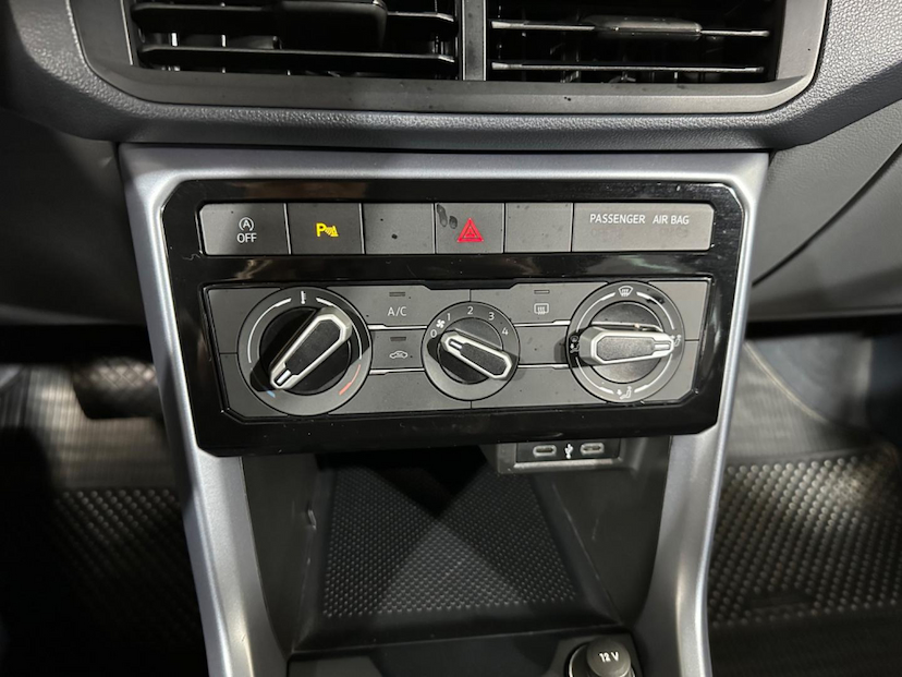 Foto do veículo VOLKSWAGEN T-CROSS T-CROSS 200 TSI 1.0 FLEX 12V 5P AUT. 2023 24.862 KM 109.900,00