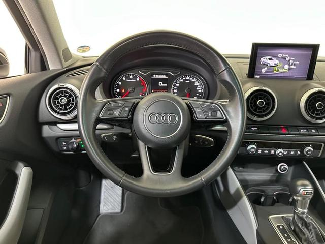 Foto do veículo AUDI A3  2.0 SEDAN AMBITION 16V GASOLINA 4P S-TRONIC 2018 56.321 KM 139.900,00