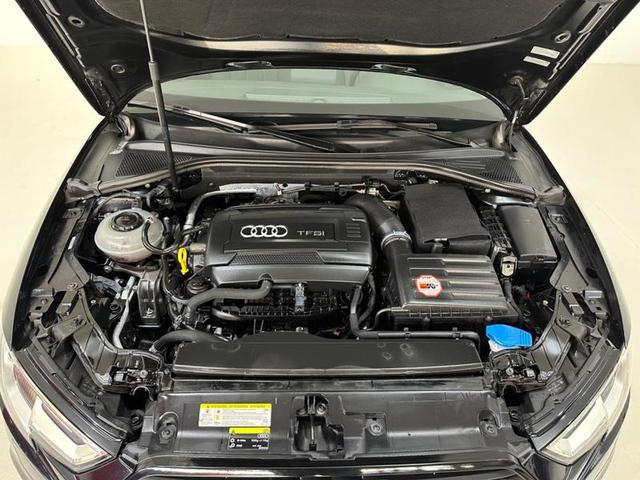 Foto do veículo AUDI A3  2.0 SEDAN AMBITION 16V GASOLINA 4P S-TRONIC 2018 56.321 KM 139.900,00