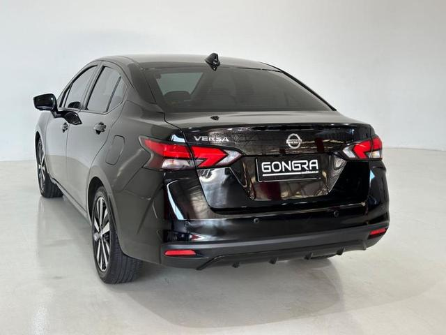 Foto do veículo NISSAN VERSAILLES ROYALE  1.6 EXCLUSIVE CVT 2022 11.200 KM 99.900,00
