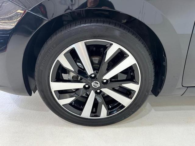 Foto do veículo NISSAN VERSAILLES ROYALE  1.6 EXCLUSIVE CVT 2022 11.200 KM 99.900,00