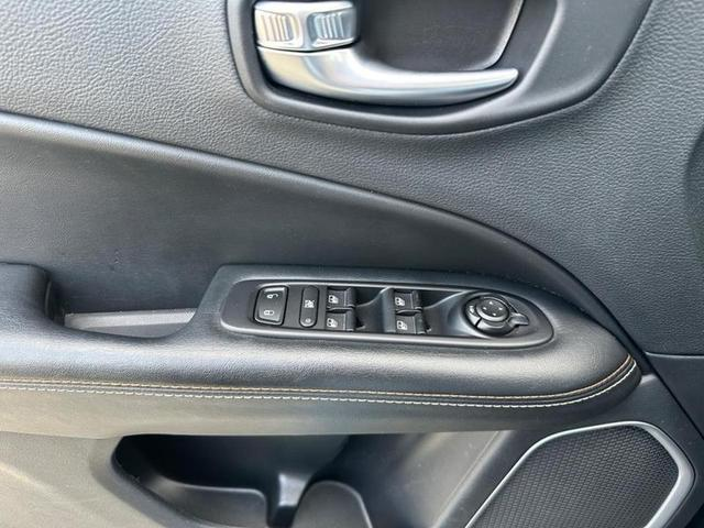 Foto do veículo JEEP COMPASS  LONGITUDE 2.0 FLEX AUT 2019 83.357 KM 99.900,00