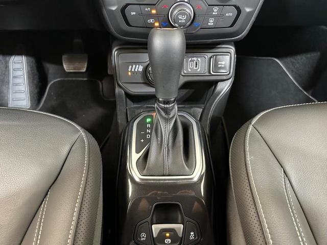 Foto do veículo JEEP RENEGADE  S T270 1.3 TB 4X4 FLEX AUT 2023 13.872 KM 138.900,00