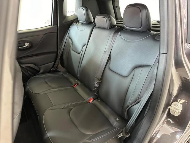 Foto do veículo JEEP RENEGADE  S T270 1.3 TB 4X4 FLEX AUT 2023 13.872 KM 138.900,00