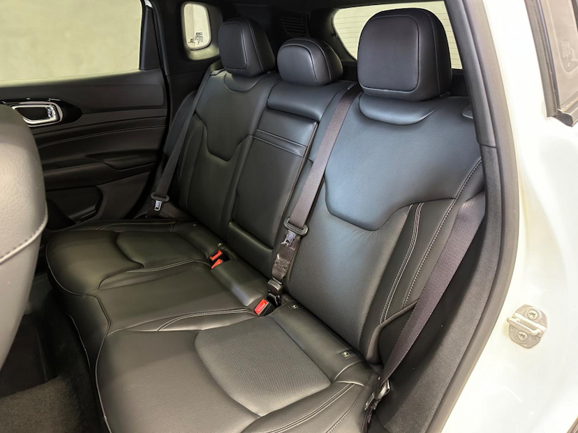 Foto do veículo JEEP COMPASS  SERIE S T270 TURBO FLEX AUT. 2023 22.502 KM 177.900,00