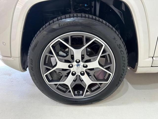 Foto do veículo JEEP COMMANDER  OVERLAND TD380 4X4 TURBO DIESEL 2022 45.950 KM 209.900,00