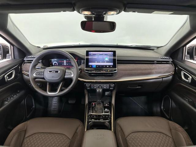 Foto do veículo JEEP COMMANDER  OVERLAND TD380 4X4 TURBO DIESEL 2022 45.950 KM 209.900,00