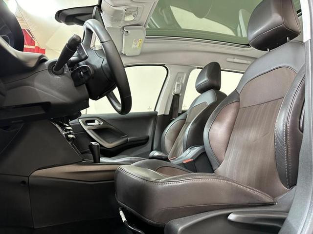 Foto do veículo PEUGEOT 2008  GRIFFE 1.6 FLEX 16V 5P AUT 2016 71.250 KM 60.900,00