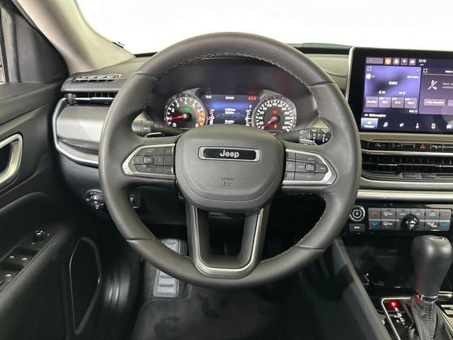 Foto do veículo JEEP COMPASS  LONG TF 2022 12.482 KM 142.900,00