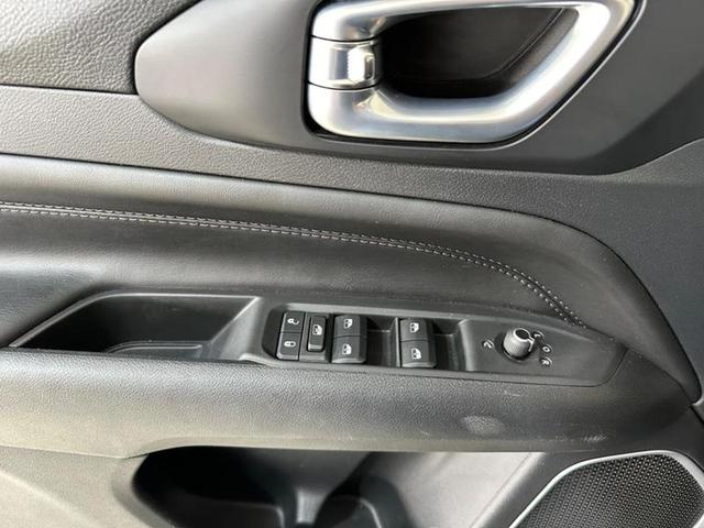 Foto do veículo JEEP COMPASS  LONG TF 2022 12.482 KM 142.900,00