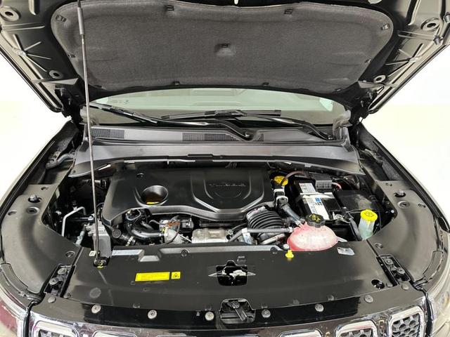 Foto do veículo JEEP COMPASS  LONG TF 2022 12.482 KM 142.900,00