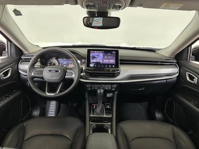 Foto do veículo JEEP COMPASS  LONG TF 2022 12.482 KM 142.900,00