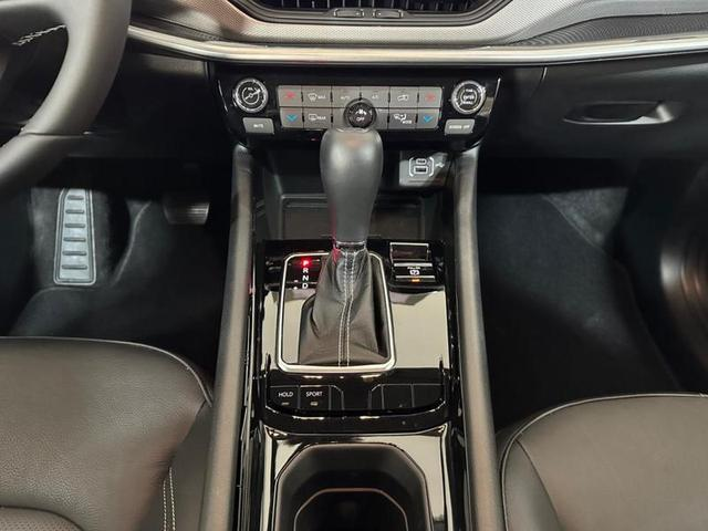 Foto do veículo JEEP COMPASS  LONG. T270 1.3 TB 4X2 FLEX AUT. 2023 8.002 KM 152.900,00