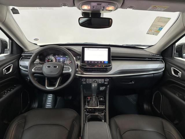 Foto do veículo JEEP COMPASS  LONG. T270 1.3 TB 4X2 FLEX AUT. 2023 8.002 KM 152.900,00
