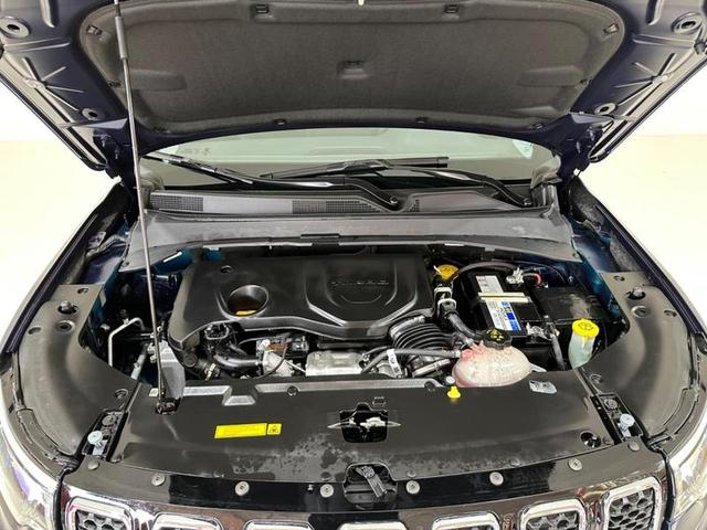 Foto do veículo JEEP COMPASS  LONG TF 2022 10.088 KM 142.900,00