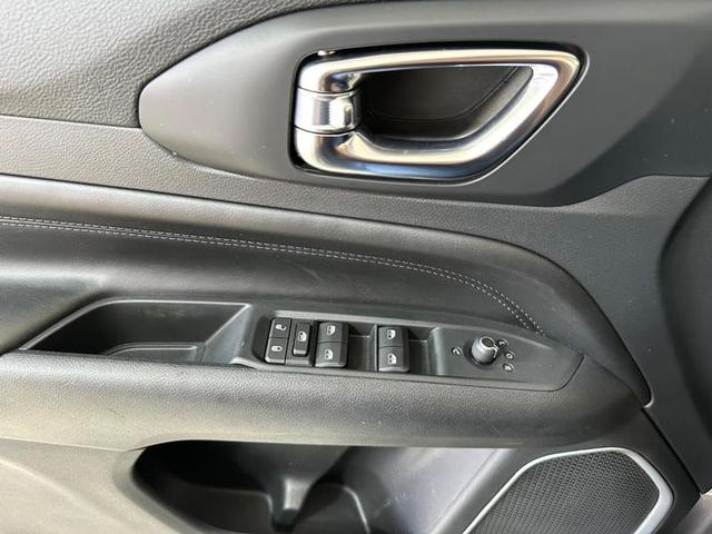 Foto do veículo JEEP COMPASS  LONG TF 2022 21.242 KM 137.900,00